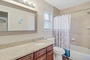 Imagen de la galería de cozy house Saginaw TX 3BR 2BA Sleeps 10 just 12 minutes downtown fort worth, en Saginaw
