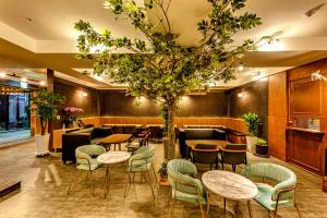 The Jade Hotel休息區