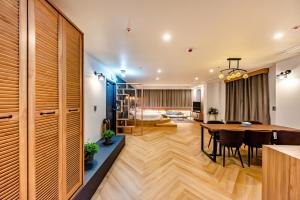 The Jade Hotel休息區