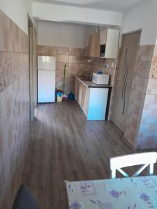 Nhà bếp/bếp nhỏ tại Apartamente Ambrus E Studio 21 Praid