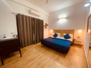 Φωτογραφία από το άλμπουμ του Divine Inn Couple Friendly Hotel near Sector 51 Metro Station σε Noida