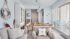 Posedenie v ubytovaní Apartamenty Sun & Snow Playa Baltis z sauną
