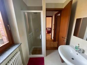 Ένα μπάνιο στο Kikka's gem - Spacious Apartment 20km from Milan +16 φωτογραφίες