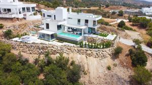 Basen w obiekcie Luxury Villa Tomillo lub w pobliżu