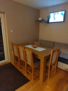 Μια τηλεόραση ή/και κέντρο ψυχαγωγίας στο Vikendica Grganović