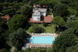 The swimming pool at or close to Hotel La Bussola