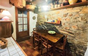 Kuchyňa alebo kuchynka v ubytovaní Cozy Home In Olargues With Kitchen
