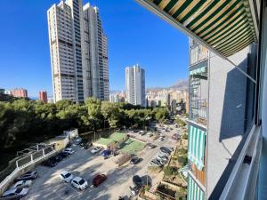 Nespecifikovaný výhled na destinaci Benidorm nebo výhled na město při pohledu z apartmánu