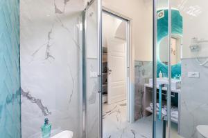 Koupelna v ubytování Sorrento Lux Suite + 37 fotografií