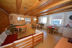 Kuchyň nebo kuchyňský kout v ubytování Haus Rudigier by Châtel Reizen + 19 fotografií