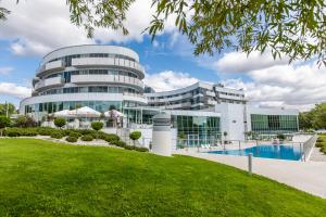 Bazén v ubytování Copernicus Toruń Hotel nebo v jeho okolí
