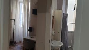 A bathroom at Albergo la Svolta