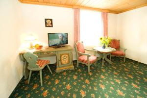 Sjónvarps- og/eða afþreyingartæki á Hotel Bräu