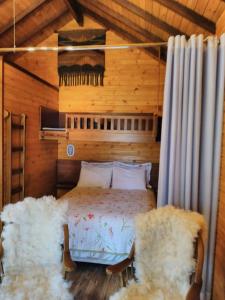 Ένα ή περισσότερα κρεβάτια σε δωμάτιο στο CABANA ROMANCE - RECANTO DA NATUREZA +42 φωτογραφίες