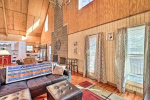 Gallery image of Calico Rock Home, Walk to White River and Dtwn! in Calico Rock