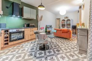Kuchyňa alebo kuchynka v ubytovaní Appartement Dalmata - Welkeys
