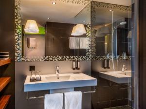 ห้องน้ำของ Mövenpick Hotel Stuttgart Airport