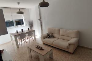 Posedenie v ubytovaní Amplio apartamento junto a la Playa Victoria
