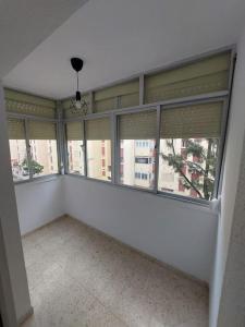 Fotografia z galérie ubytovania Amplio apartamento junto a la Playa Victoria v destinácii Cádiz