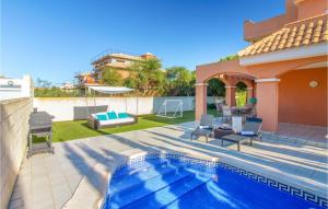 Bazén v ubytování Gorgeous Home In La Manga With Wifi nebo v jeho okolí