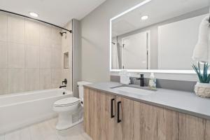 חדר רחצה ב-Coda on Half, a Placemakr Experience - Navy Yard