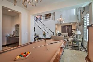9 Mi to Strip Las Vegas Home with Pool and Hot Tub!