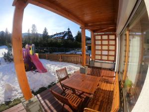 Balkón alebo terasa v ubytovaní Apartament Królewski Superior z sauną