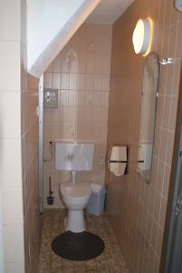 Kylpyhuone majoituspaikassa Hotel Domstad