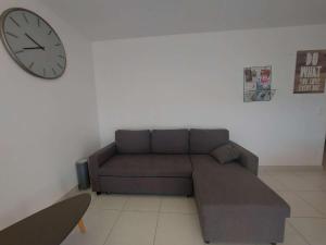Zdjęcie z galerii obiektu Appartement climatisé 4 pièces avec wifi, terrasse et parking à 150m de la plage - FR-1-326-780 w mieście Marseillan