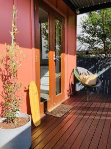 Patio nebo venkovní prostory v ubytování Cosy Apartment at Sebel Twin Waters Resort w Private Garden - 2 Mins Walk to Beach & River
