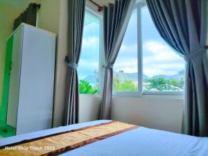 Giường trong phòng chung tại Thuy Thanh Hotel