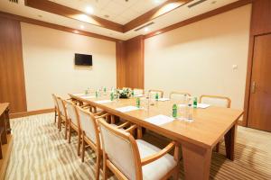 The business area and/or conference room at Park Dedeman Denizli