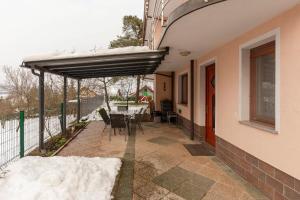 Balkón nebo terasa v ubytování Apartma Ana + 17 fotografií