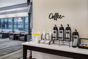 Set per la preparazione di tè e caffè presso Howard Johnson by Wyndham Lima