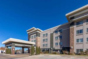 una imagen de un edificio en un hospital en La Quinta by Wyndham Wichita Falls - MSU Area, en Wichita Falls