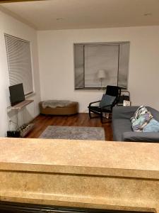 Χώρος καθιστικού στο Downtown Room For Active Guests