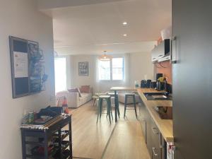 Fotografia z galérie ubytovania Belle maison de vacances avec patio - pour 6 pers - à deux pas de la grande plage et du centre ville v destinácii Les Sables-dʼOlonne