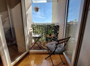 Ein Balkon oder eine Terrasse in der Unterkunft Beautiful Apartment, Close to Beach