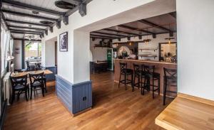 Kuchyň nebo kuchyňský kout v ubytování Hotel Rajka