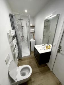 Kúpeľňa v ubytovaní ALP Chartres - Cosy studio au cœur de Chartres avec Parking