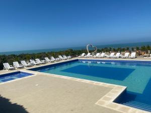Hotel Bahia Rada内部或周边的泳池