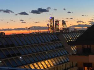 Fotografija v galeriji nastanitve Attic 9th floor with 2 terrace in Milan Center Brera with amazing view v Milanu