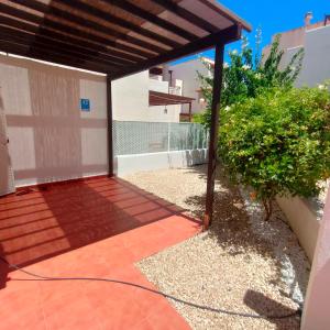 Zdjęcie z galerii obiektu Apartamento naturista en urbanización naturista en primera línea del mar y de la playa naturista de Vera w mieście Vera