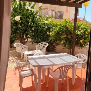 Zdjęcie z galerii obiektu Apartamento naturista en urbanización naturista en primera línea del mar y de la playa naturista de Vera w mieście Vera