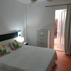 Zdjęcie z galerii obiektu Apartamento naturista en urbanización naturista en primera línea del mar y de la playa naturista de Vera w mieście Vera