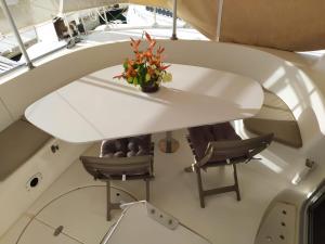 Posezení v ubytování Imagine972 Martinique Bateau Hotel à Quai le Marin 3 Cabines 3 Salles de bains 6 pers maxi