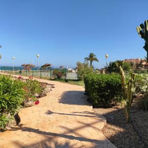 Zdjęcie z galerii obiektu Apartamento naturista en urbanización naturista en primera línea del mar y de la playa naturista de Vera w mieście Vera