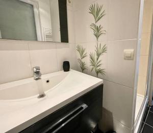 Kúpeľňa v ubytovaní Le Royal Cosy - Spacieux T2 - Proche Chantilly, Paris & Astérix