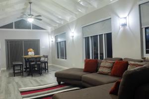 Istumisnurk majutusasutuses Soak'D Pineapple Villa