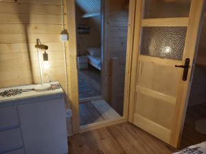 Koupelna v ubytování Domek pod Hajdówką + 91 fotografií